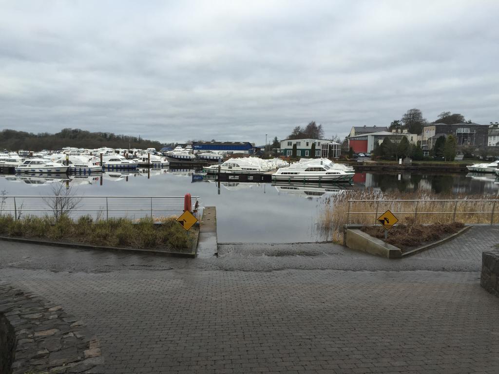 Leitrim Inn Carrick on Shannon 外观 照片