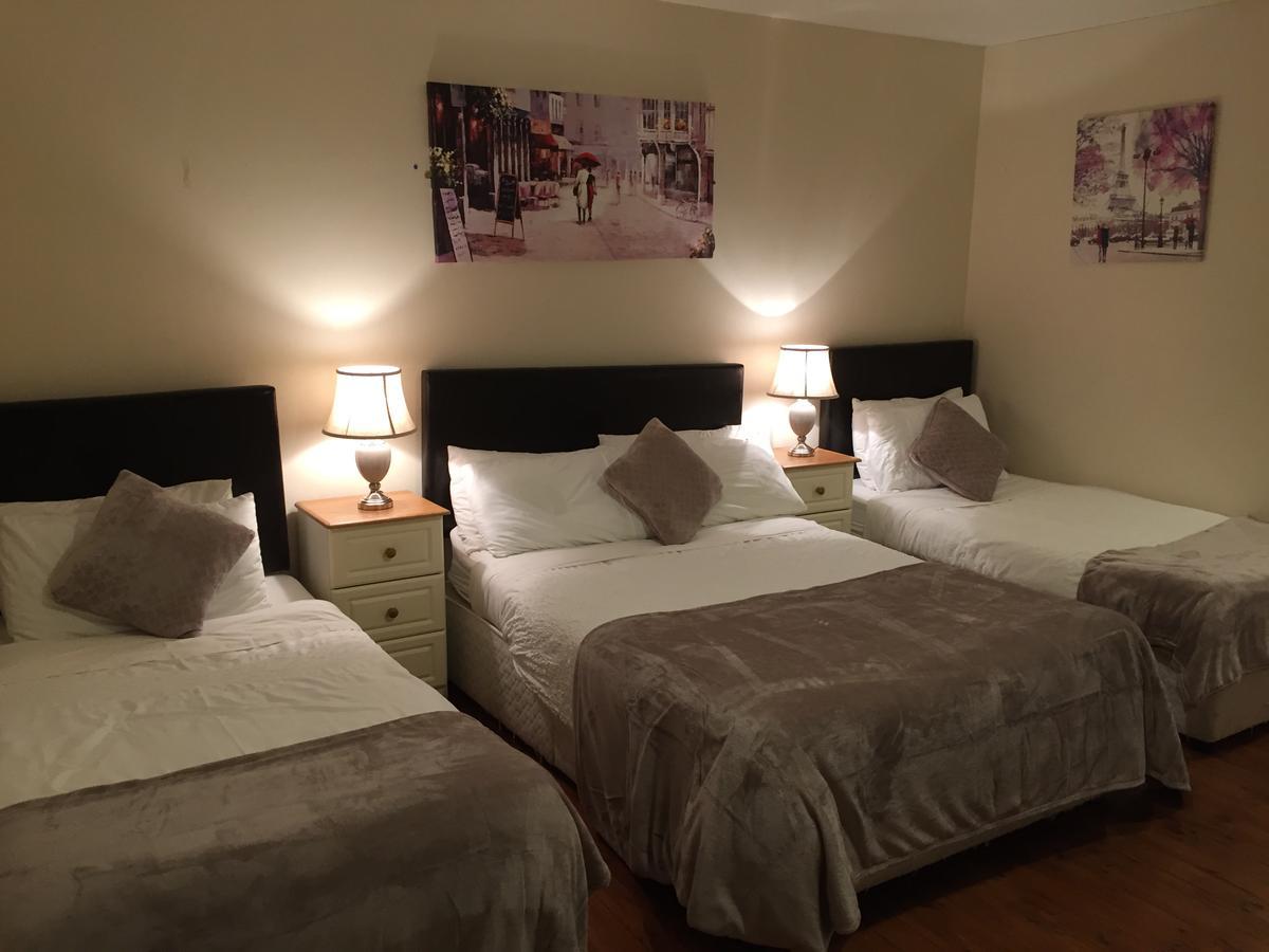 Leitrim Inn Carrick on Shannon 外观 照片