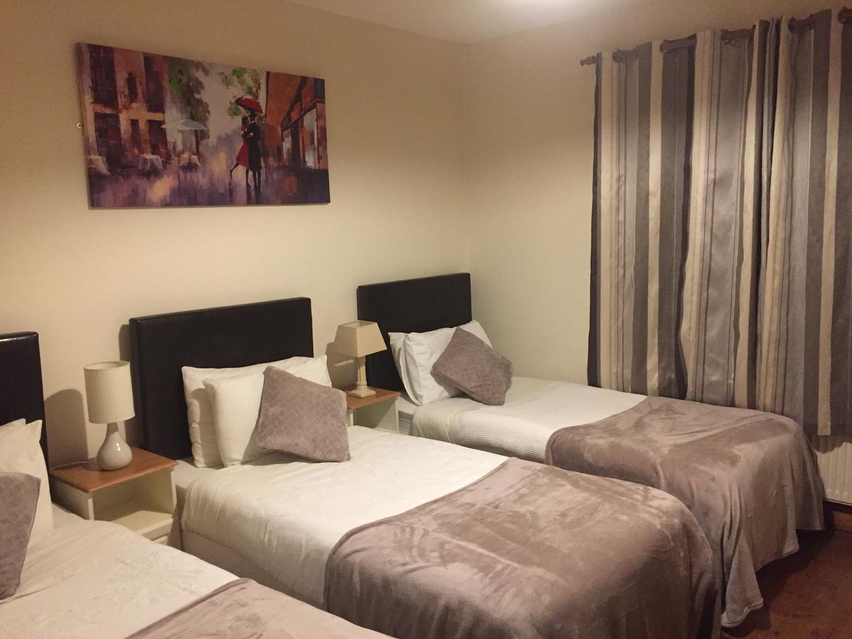 Leitrim Inn Carrick on Shannon 外观 照片